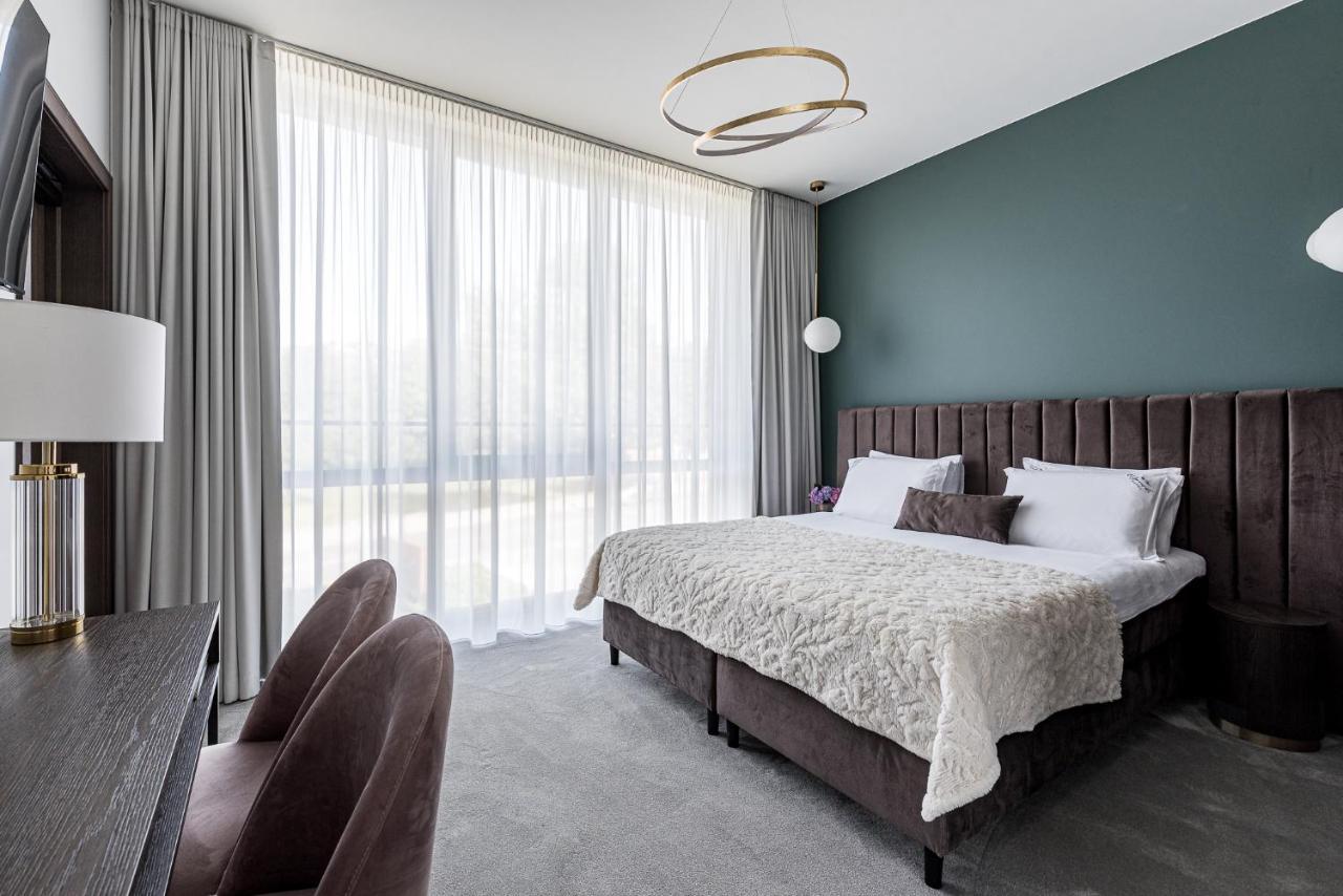 Oginski Hotel 풀룽게 외부 사진
