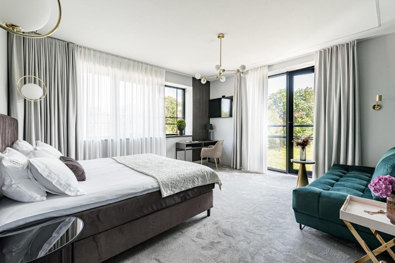 Oginski Hotel 풀룽게 외부 사진