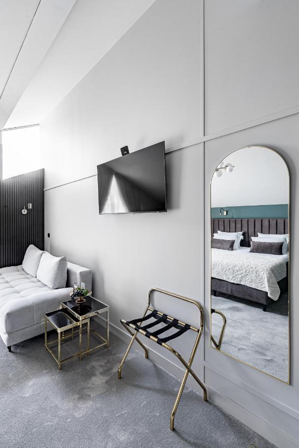 Oginski Hotel 풀룽게 외부 사진